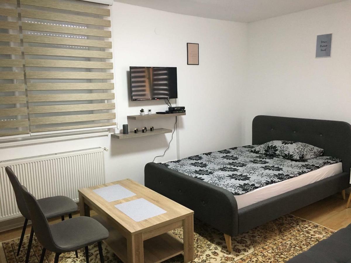 Old Town Cute Apartment Сараево Екстериор снимка